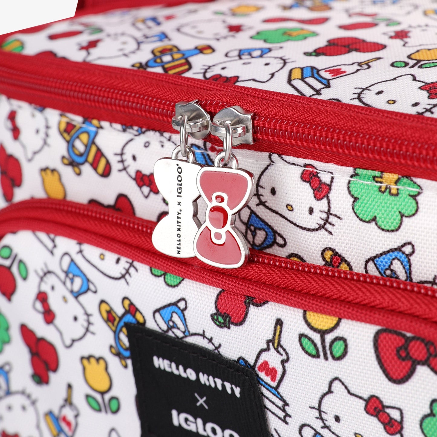 hello-kitty-square-lunch-cooler-bag-s2 00048910-C8.jpg