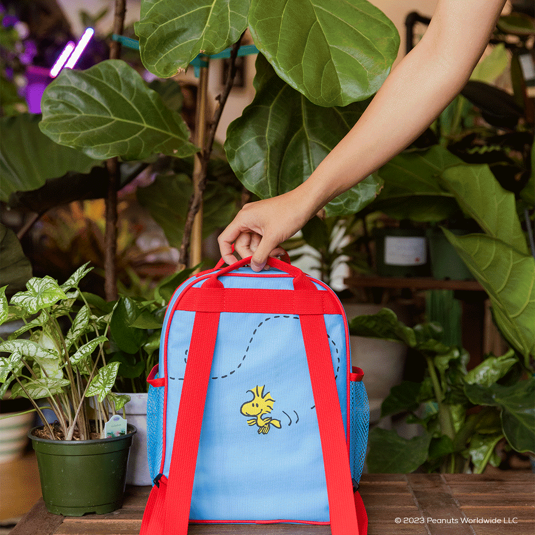 snoopy-mini-convertible-backpack-cooler-x9 Peanuts_Part_2_NATIVE_PDP_Backpack.gif